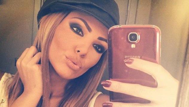 Николета пак позира: Аз съм перфектната домакиня! видяна 6274 коментари 13