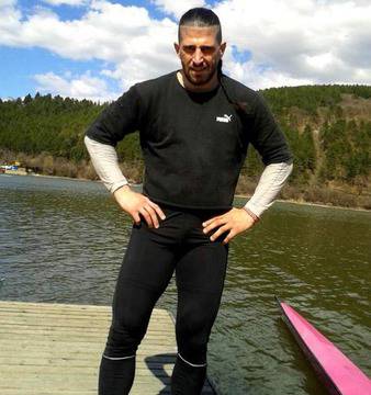 Гущера е гребец, за когото са свирили химна