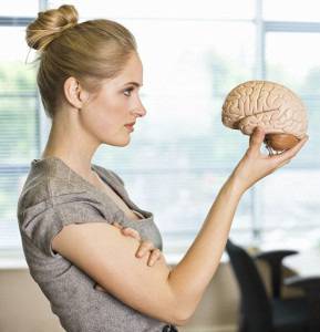 Предхождат ли емоциите мисленето?