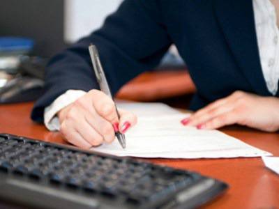 Секретарка стана началник на шефа си