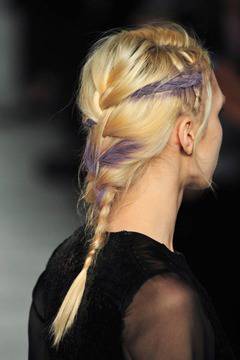 Цветните кичури се завръщат видяна 1935 коментари 0