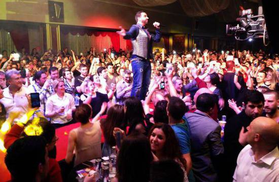 Азис поиска 70 бона за концерт видяна 2360 коментари 7