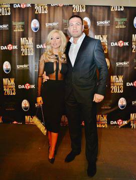 Андреа шокира с тоалет на “Мъж на годината“ видяна 12020 коментари 19