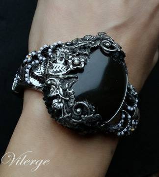 Гривна с естествен камък “Черна Далия” и ръчна декорация ВИЛЕРЖЕ© /1299