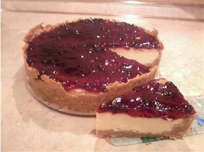 Класически чийзкейк с боровинки