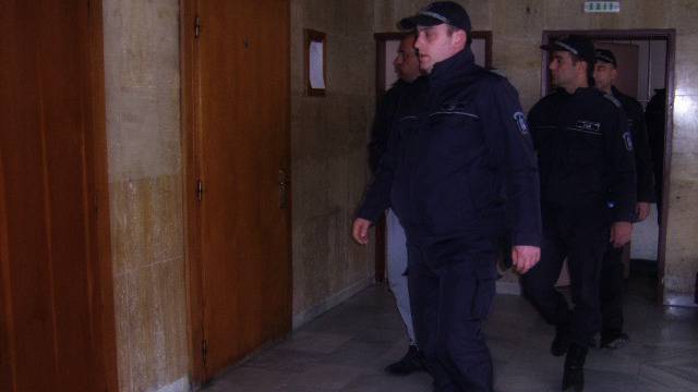 Съдът остави зад решетките задържаният за убийството в Крайници