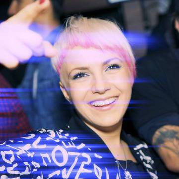 Така или иначе: Поли Генова видяна 1399 коментари 8