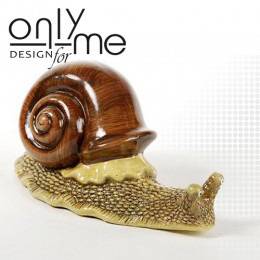 Декоративна градинска фигура Охлюв от керамика ръчно рисувана.