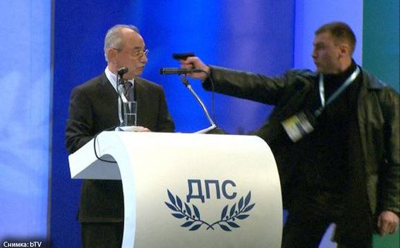 Пуснаха Октай под домашен арест