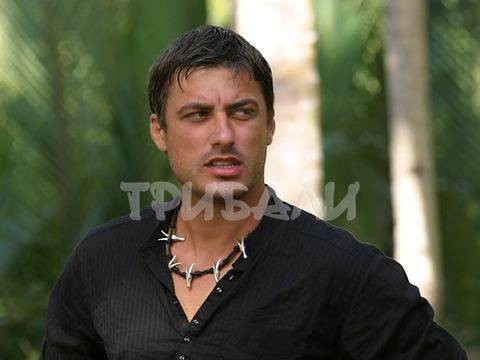 Владо Пенев отлетя за Камбоджа да нагледа Владо Карамазов