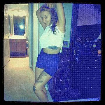 Горещи клюки: Цветелина Грахич по сутиен (14+)