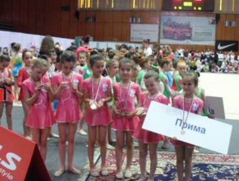 Малките грации от Спортен клуб Прима на турнир „Цветята на България“