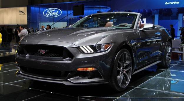 На път към Европа Ford Mustang cabriolet спря в Женева