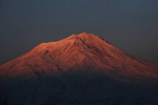 Изкачване на върховете Качкар и Арарат с разглеждане на манастира Сумела, Ани, езерото Ван и Исак Паша Сарай