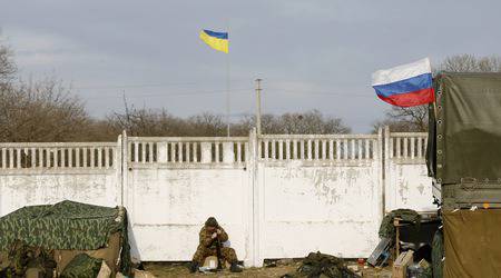 Украйна напуска ОНД и въвежда визи за руснаците