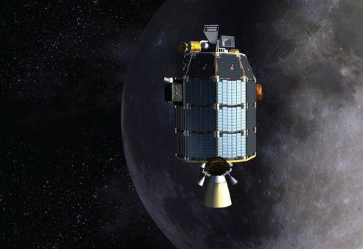 Луната има атмосфера от прах