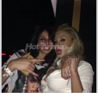 Ужас! Роми награбиха Пенка и Джоана на масата в столичен клуб! Скандални СНИМКИ!