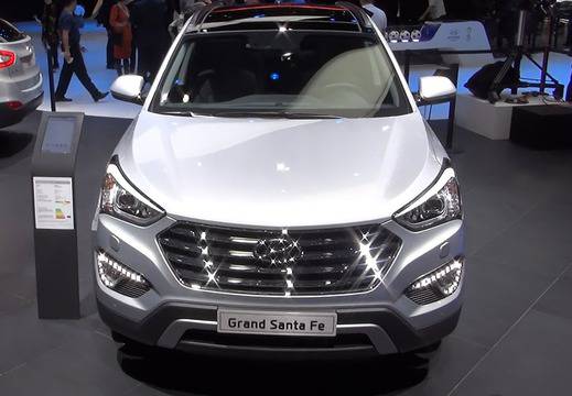 Hyundai Grand Santa Fe CRDi 4WD Premium Exterior and Interior in 3D 4K UHD