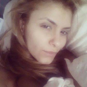 По-красива без грим: Камелия или Анелия?