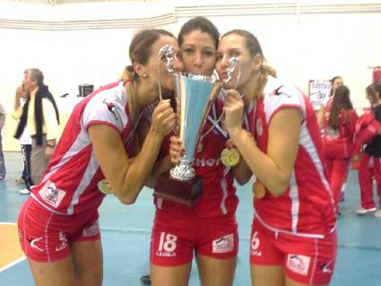 Ради Тенева спечели Купата на Гърция с Олимпиакос (СНИМКИ)