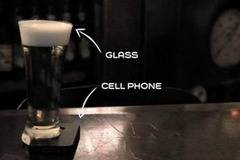 Бирена чаша слага край на пристрастеността към смартфоните
