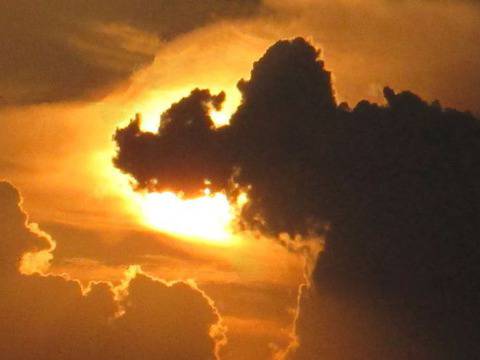 8 магнитни бури през април