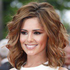 Черил Коул плати 18 000 за скулптура от отпадъци