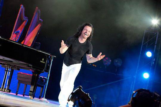 Яни включи България в световното си турне