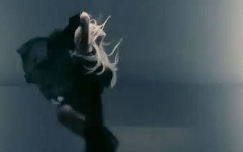 Скандално! Камелия лъсна ГОЛА-ГОЛЕНИЧКА в клип! Вижте го!!!