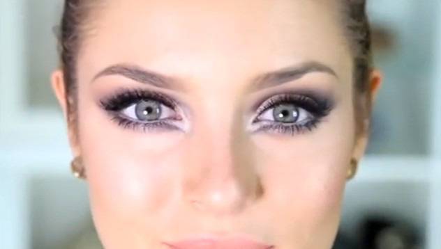 Екзотичен грим в лилави нюанси видяна 980 коментари 0