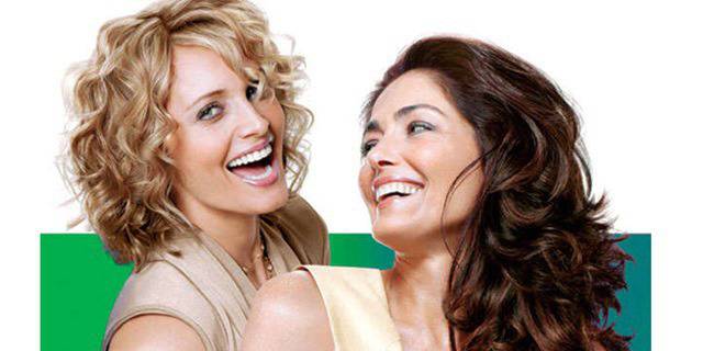 ВАРНА: Масажно измиване, възстановяваща ампула, Прическа по избор – Прав сешоар, палави букли или дифузер в салон за красота…