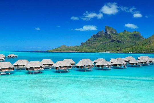 10 зашеметяващи бунгала над водата