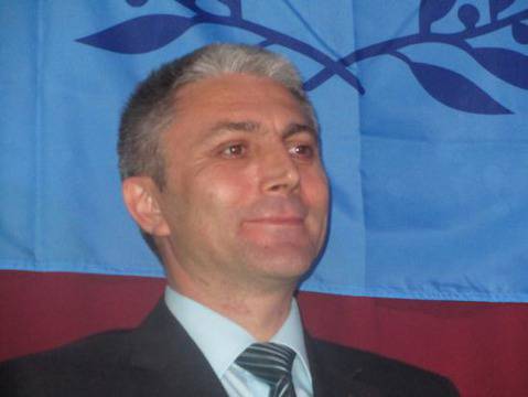 Мустафа Карадайъ е новата „мъжка секретарка“ на Доган