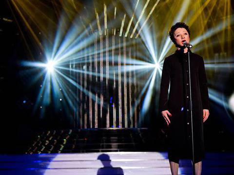 „Като две капки вода“: Едит Пиаф донесе победа на Мая Бежанска