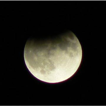 Пълно лунно затъмнение