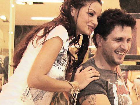 ОФИЦИАЛНО! Диляна Попова е бременна в 4-тия месец