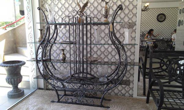 Мебели от ковано желязо от Фабрика Хефест – Луксозни мебели и аксесоари по поръчка