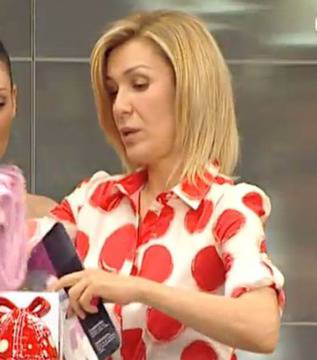 Гала ще си вади мъдрец, Джуджи поема „На кафе“