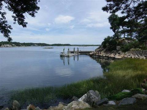 Остров с луксозно имение се продава за 11 милиона долара 0 16