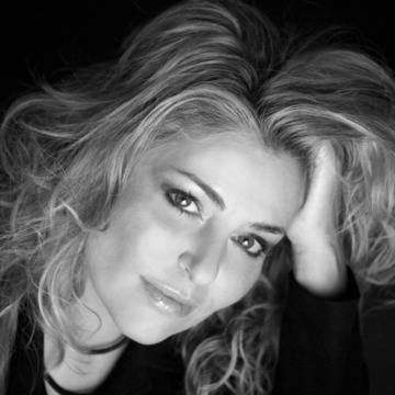 Хилда Казасян зарадва феновете си с нова песен