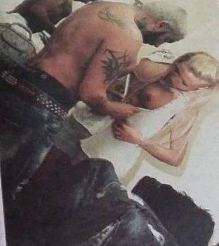 Голата Гентиана награби Азис (СНИМКИ)