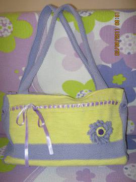 Дамска чанта на една кука