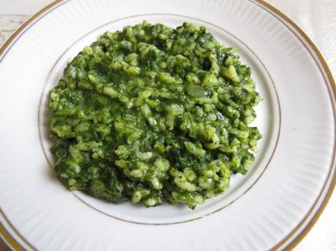 Задушен спанак с ориз на фурна