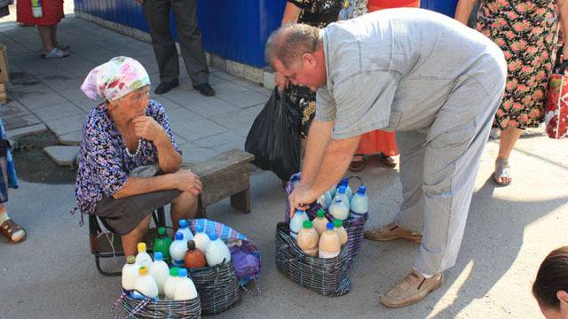 Регистрират уличните продавачи на мляко