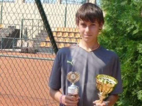 Карамански дал 70 хиляди долара на Нели Атанасова, за това, че му родила син!