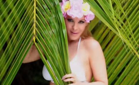 Деси Слава търси ЕВТИНА СЛАВА!!! Сама се предлага на медиите!