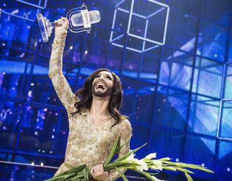 Новата поп икона Кончита Вурст гушва 25 милиона след победата на „Евровизия“