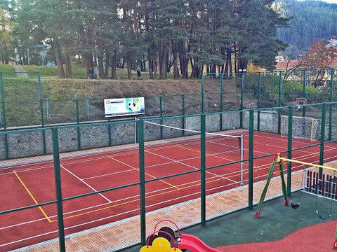 Мултифункционално спортно игрище със съблекални – Проинвест Строй ЕООД