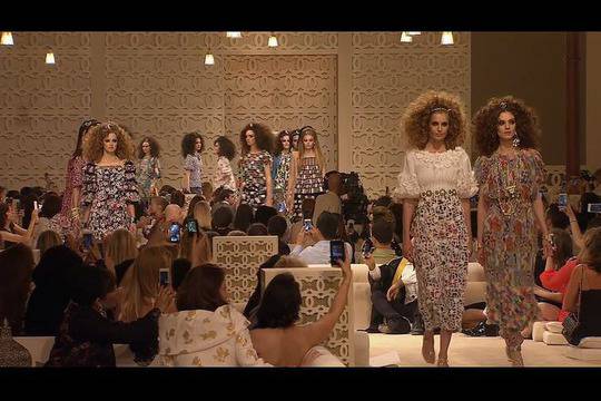 Цялото ревю на „Шанел“ в Дубай