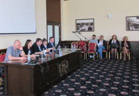 Емил Радев: Настоящото управление тегли България към дъното с всеки изминал ден